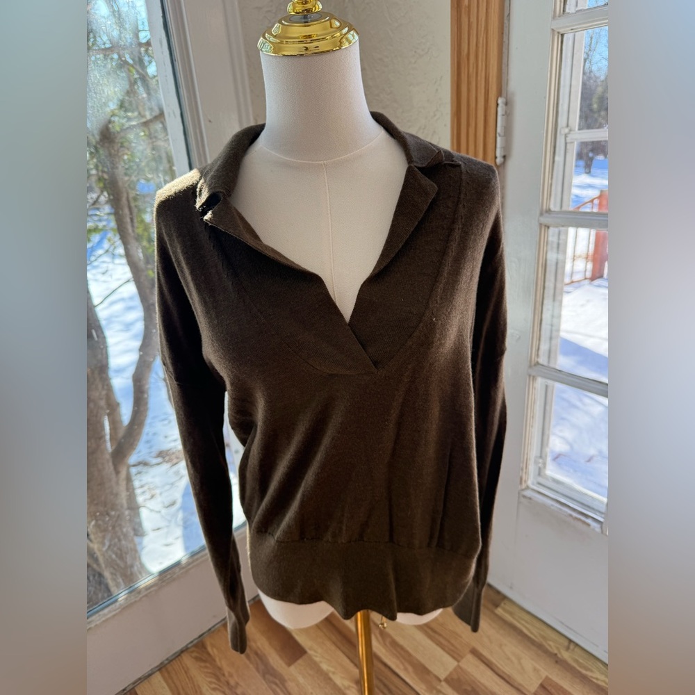 BANANA REPUBLIC 100 % MERINO WOOL cute sweater in excellent condition size L